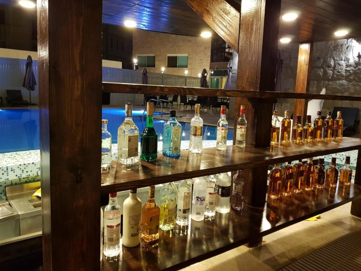 Ibiza Hotel Jounieh Buitenkant foto