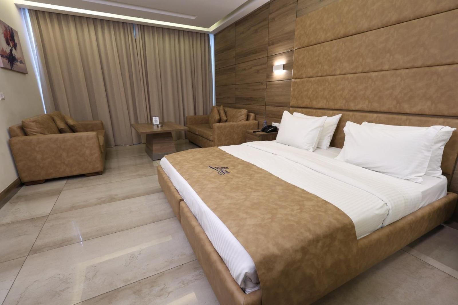 Ibiza Hotel Jounieh Buitenkant foto