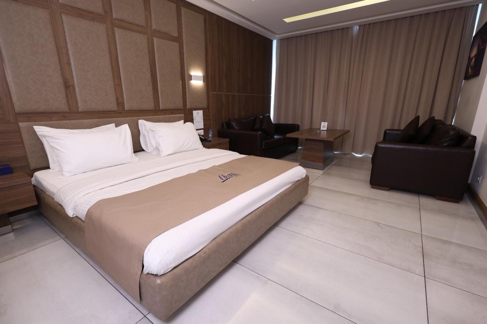 Ibiza Hotel Jounieh Buitenkant foto