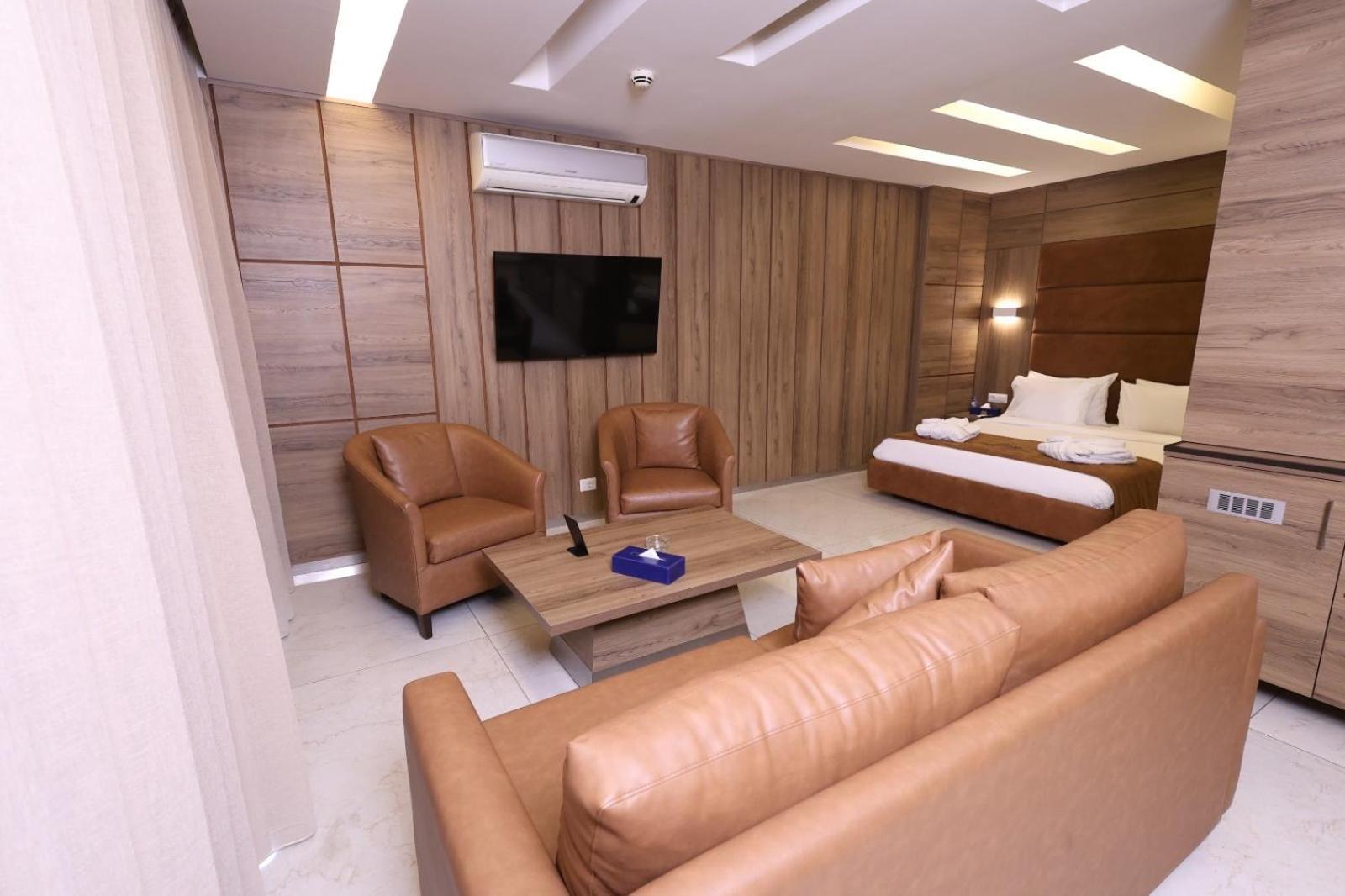 Ibiza Hotel Jounieh Buitenkant foto