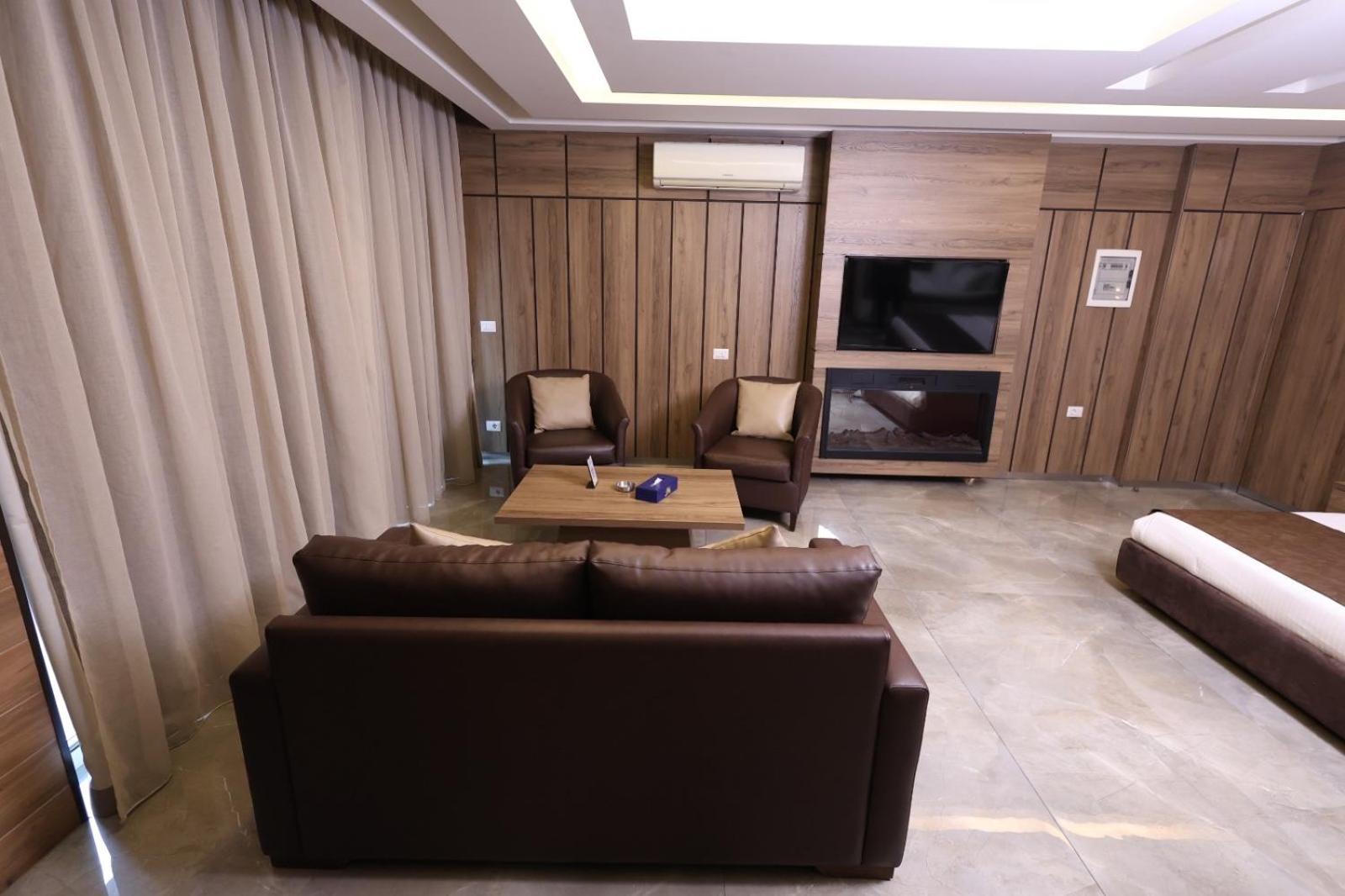 Ibiza Hotel Jounieh Buitenkant foto