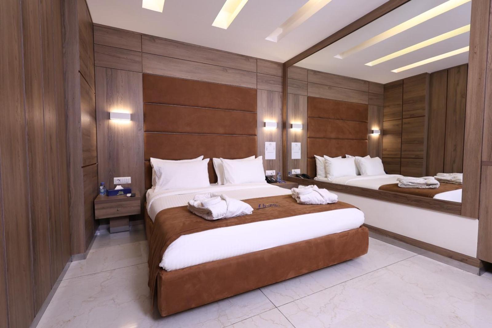 Ibiza Hotel Jounieh Buitenkant foto