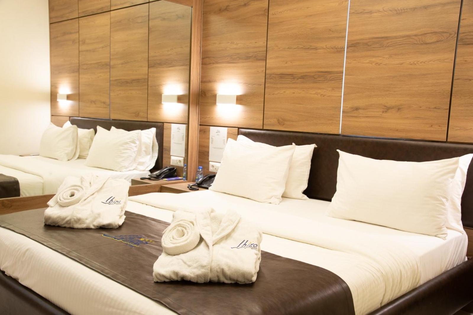 Ibiza Hotel Jounieh Buitenkant foto