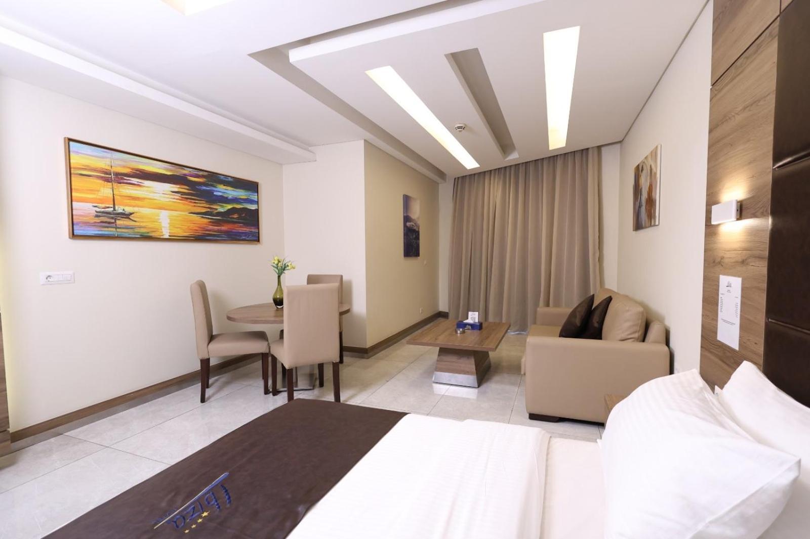 Ibiza Hotel Jounieh Buitenkant foto