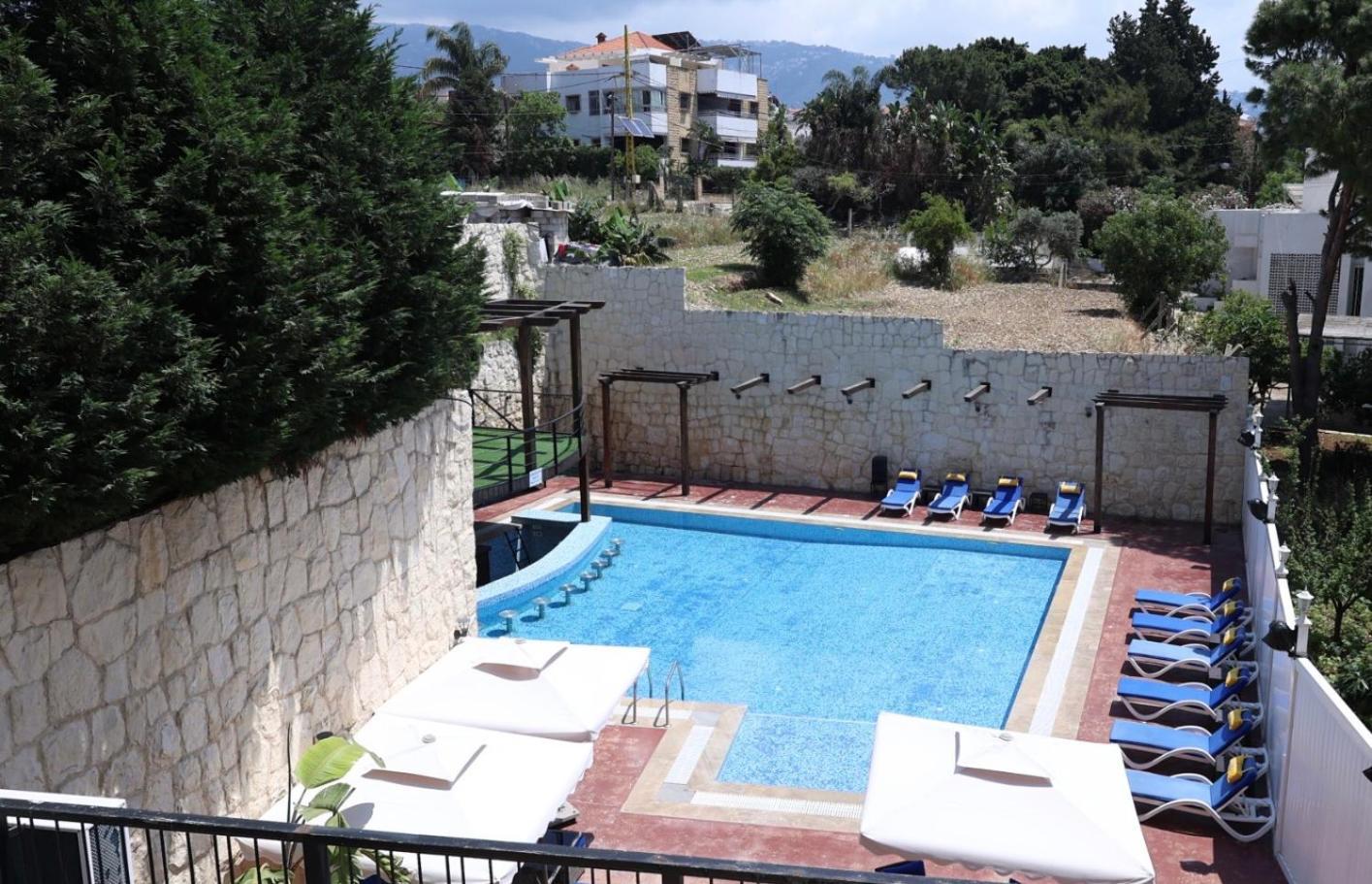 Ibiza Hotel Jounieh Buitenkant foto