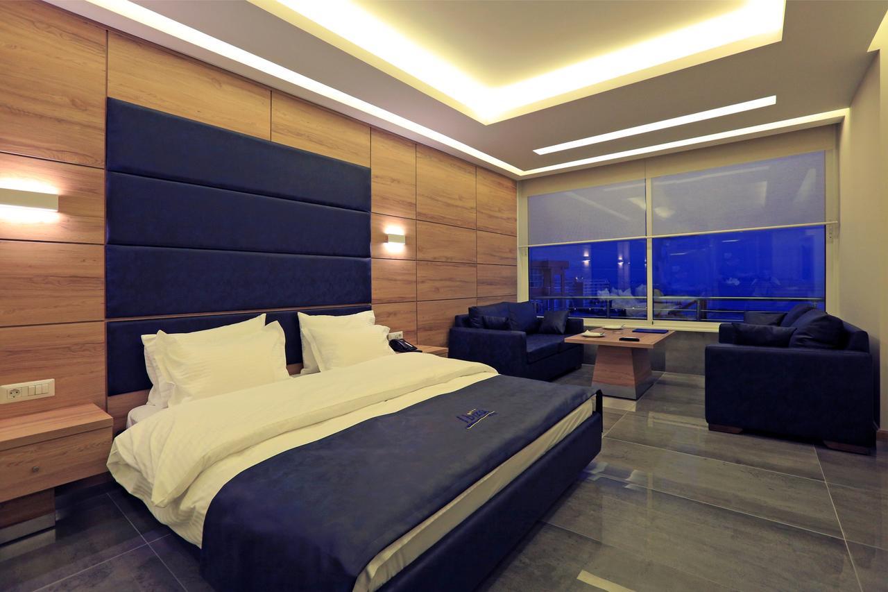 Ibiza Hotel Jounieh Buitenkant foto