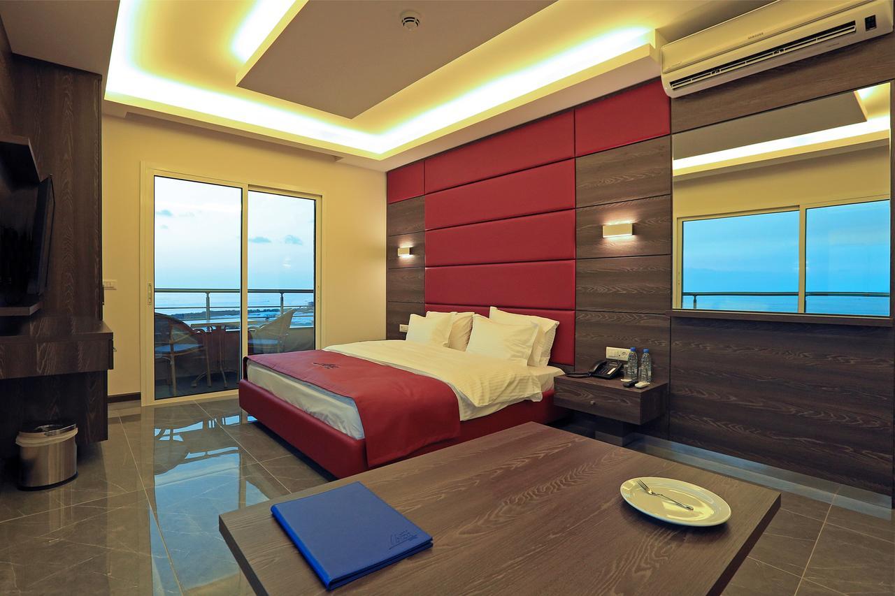 Ibiza Hotel Jounieh Buitenkant foto