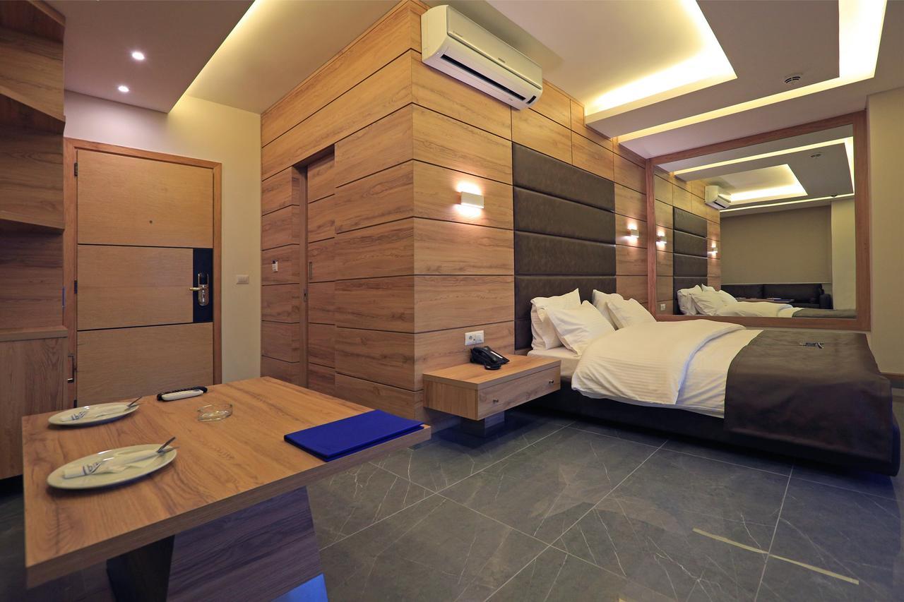 Ibiza Hotel Jounieh Buitenkant foto