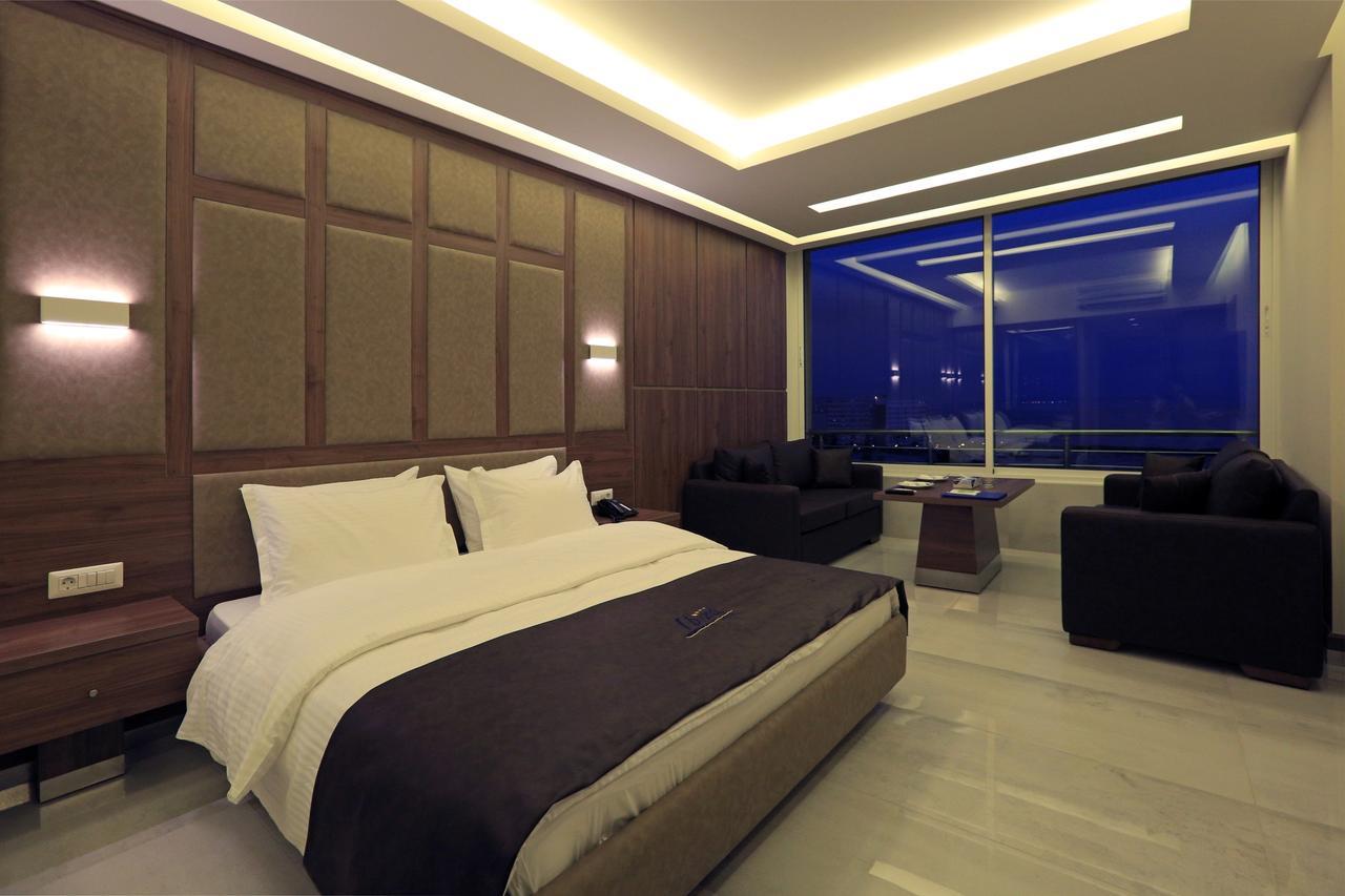 Ibiza Hotel Jounieh Buitenkant foto