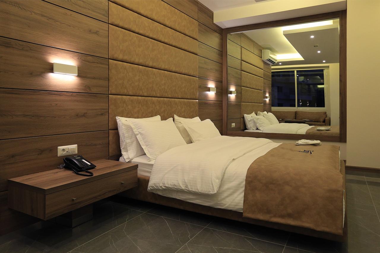 Ibiza Hotel Jounieh Buitenkant foto