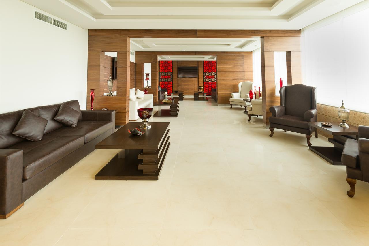 Ibiza Hotel Jounieh Buitenkant foto